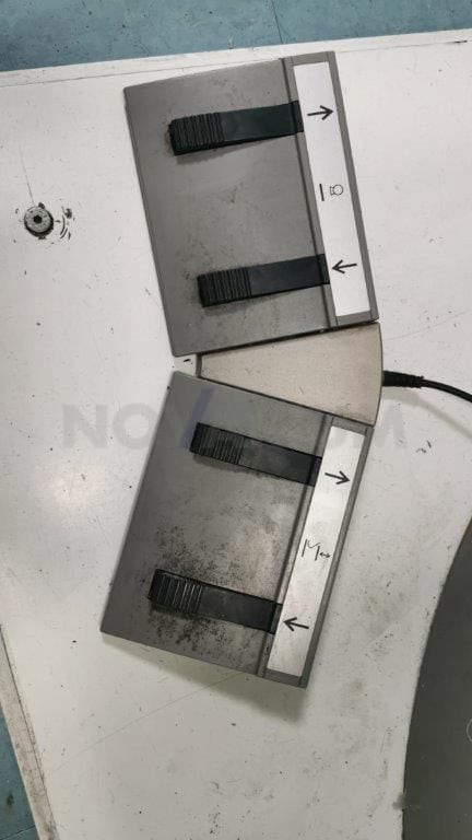 Fujifilm - Footswitch with cable.jpg