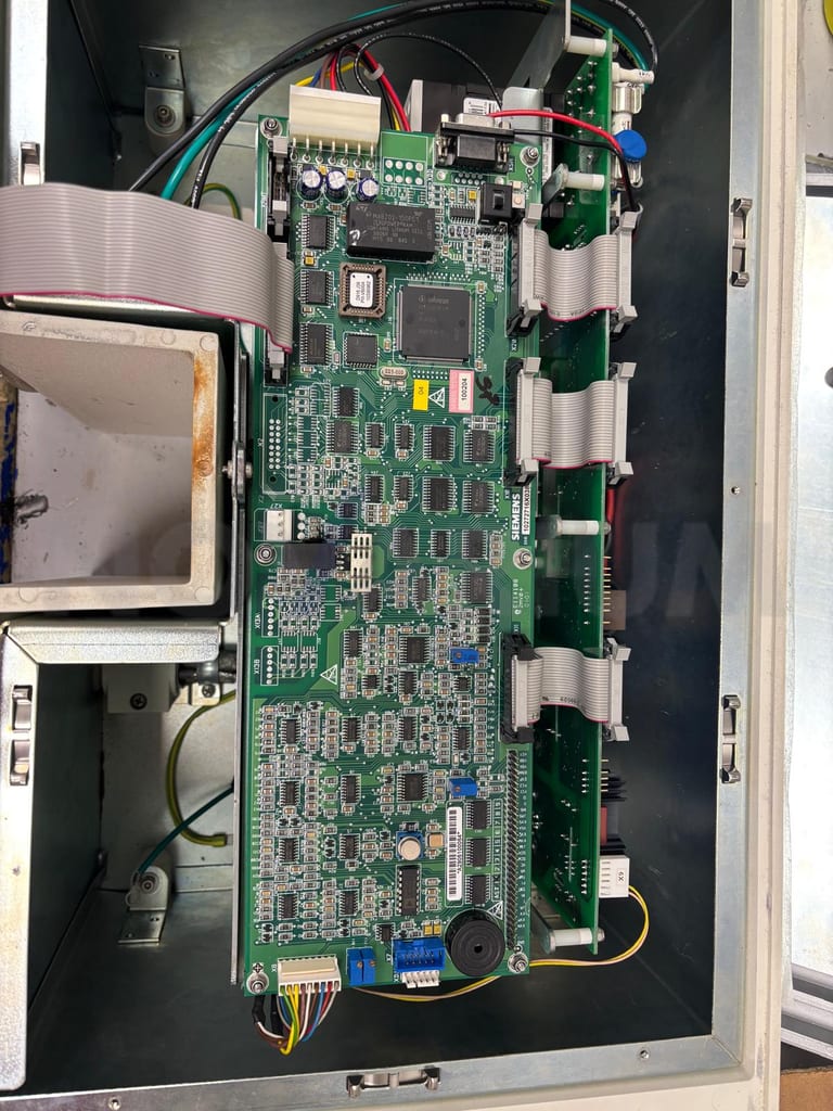 Siemens 10272715 - D916 Board, 07566867 (1).jpg