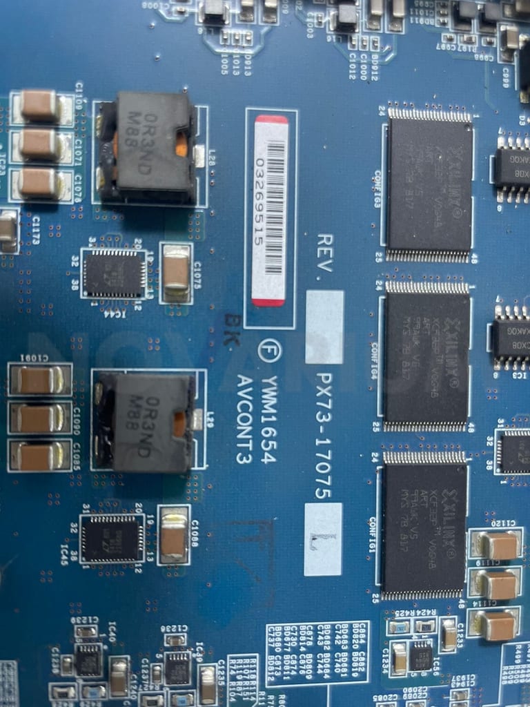 Toshiba PX73-17075 - AVCONT3.jpg