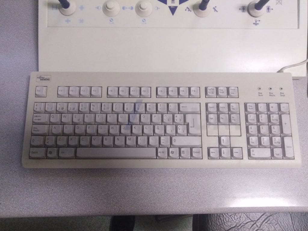 Siemens S26381-K297-V180 - Keyboard (2).jpg