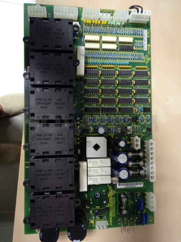 Siemens 7566644 - D50 Board 1819916 (1).jpg