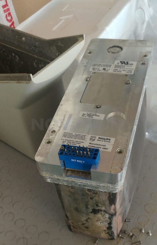 Philips 9890-000-64801 - X-Ray Tube 17-110Kv, Housing 9890-000-61831, 4522-163-10932 (2).jpg