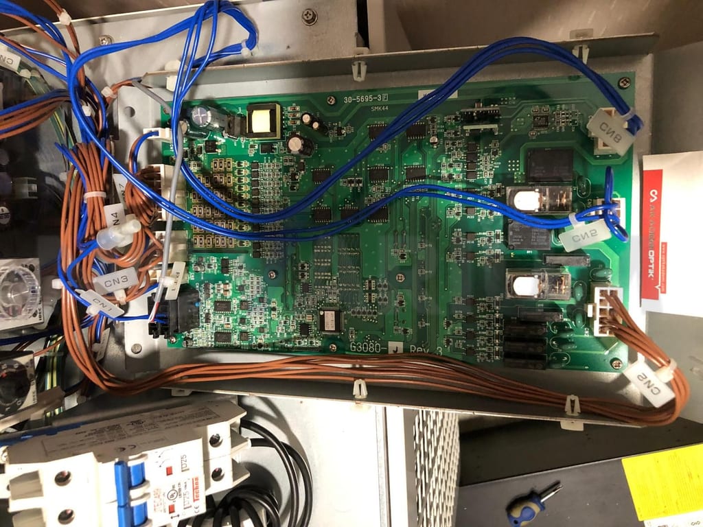 GE 5395137 - Tube  Chiller (Coolix4100) Controller (2).jpeg